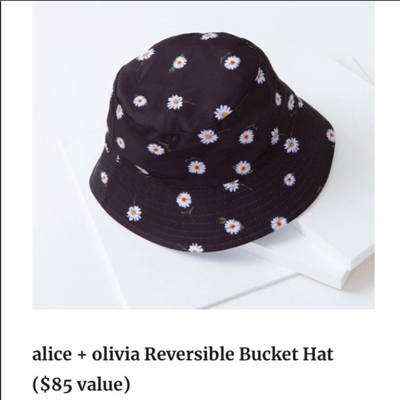 SOLD ❗️Alice + Olivia Matching Duffle Bag & Hat - Picture 3 of 10